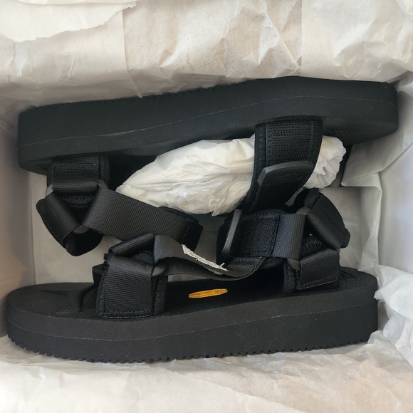 **REDUCED PRICE** Suicoke Depa V2 Black - Picture 3 of 6